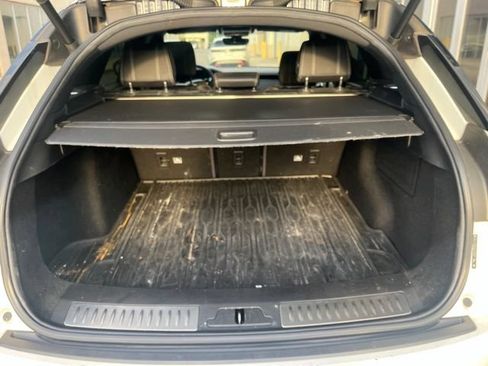 Used 2018 Land Rover Range Rover Velar R-Dynamic SE AWD/4WD image 9