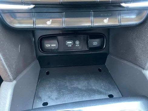 Used 2019 Hyundai Santa Fe SEL FWD image 17