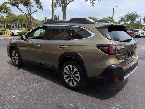 Used 2023 Subaru Outback Touring AWD/4WD image 6