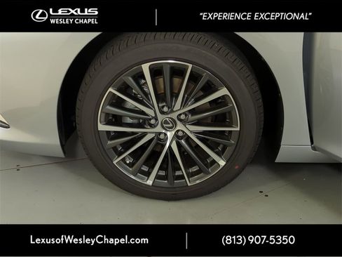 New 2025 Lexus ES 350 w/ Premium Package image 30