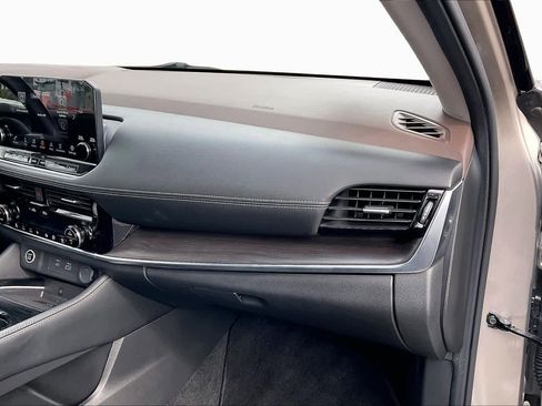 Used 2023 Nissan Rogue Platinum w/ Platinum Premium Package image 17