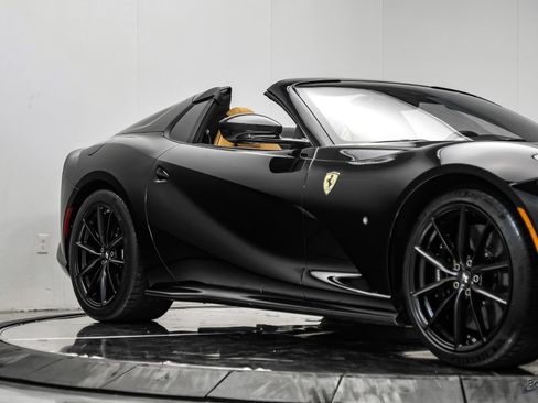 Used 2022 Ferrari 812 GTS RWD image 34