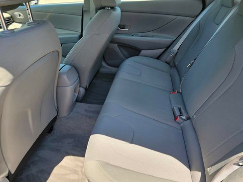Certified 2025 Hyundai Elantra SE FWD image 20