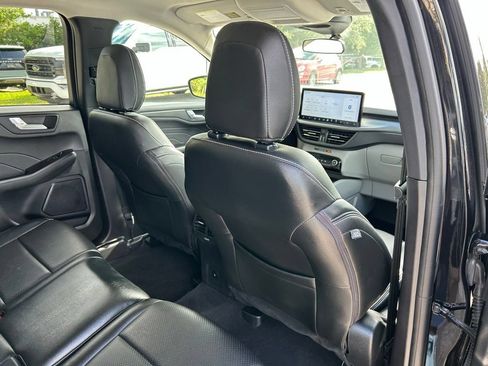 Used 2023 Ford Escape SE FWD image 46