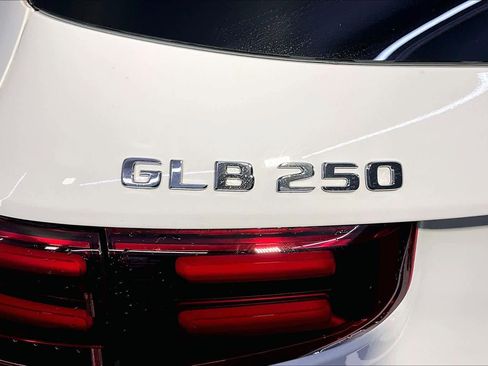 New 2026 Mercedes-Benz GLB 250 4MATIC image 6
