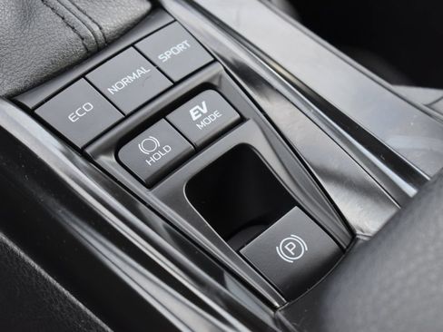 Used 2025 Toyota Camry LE FWD image 24
