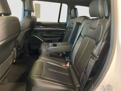 New 2026 Jeep Grand Cherokee Limited AWD/4WD image 14
