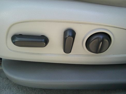 Used 2017 GMC Acadia SLT image 46