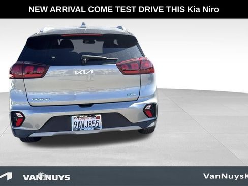 Used 2022 Kia Niro LX image 2