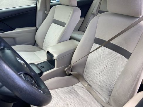 Used 2014 Toyota Camry LE FWD image 13