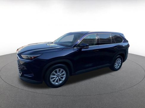 Used 2025 Toyota Grand Highlander LE image 7