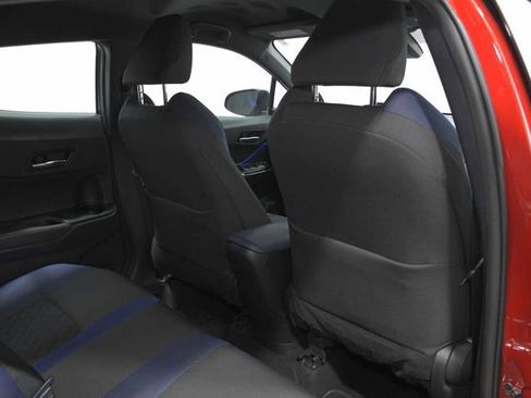 Used 2022 Toyota C-HR XLE image 15