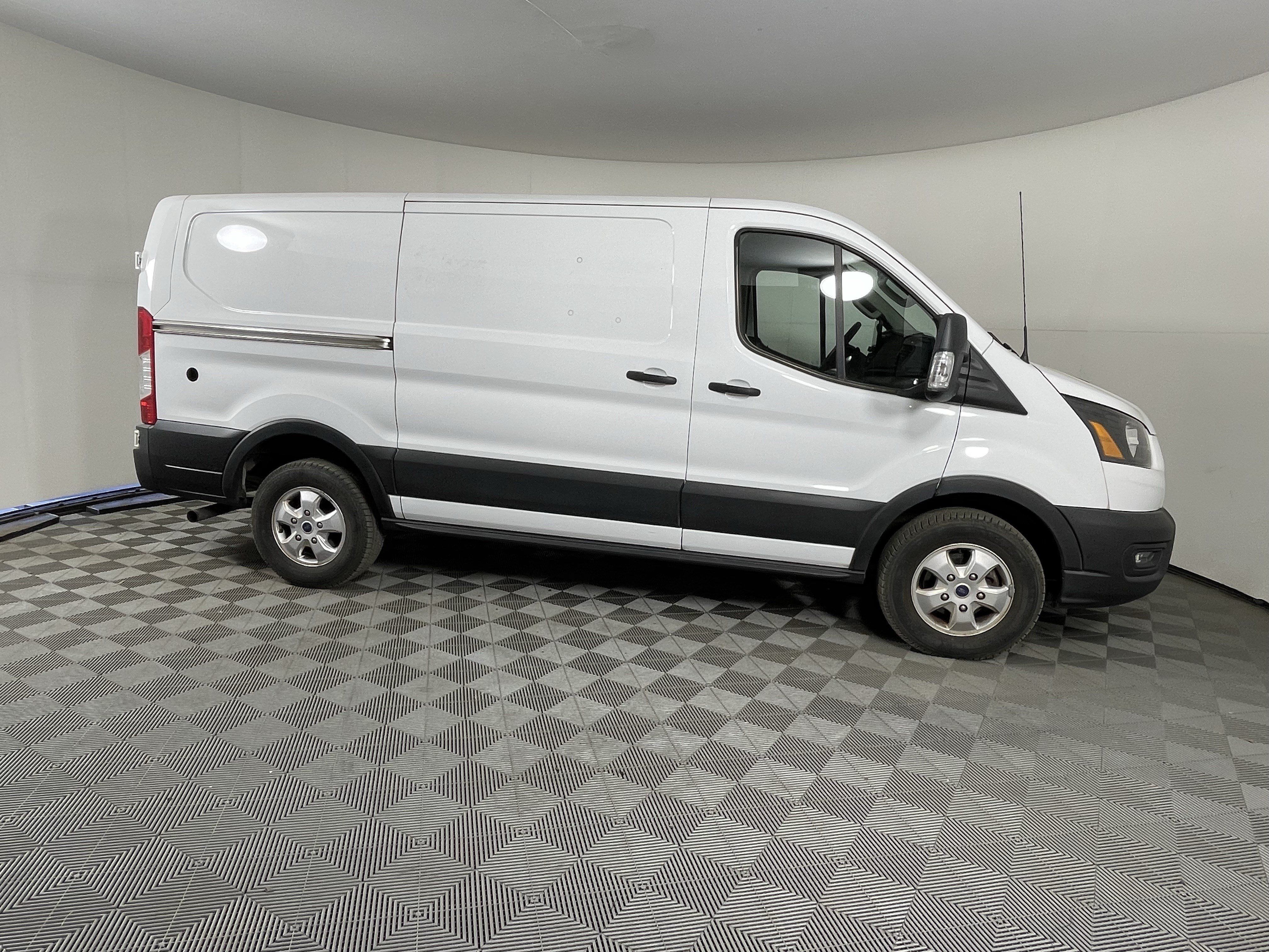 Used 2020 Ford Transit 250 Low Roof RWD image 6