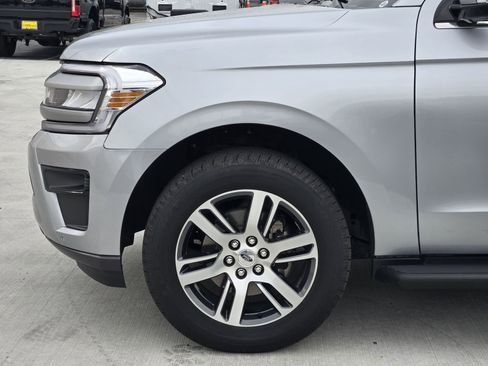 Used 2024 Ford Expedition XLT image 9