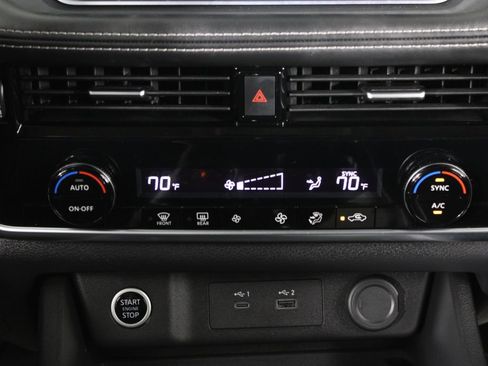 Certified 2023 Nissan Rogue SV FWD image 22