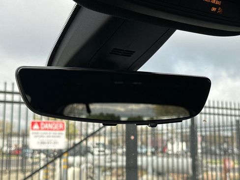 Certified 2023 Chevrolet Traverse RS image 24