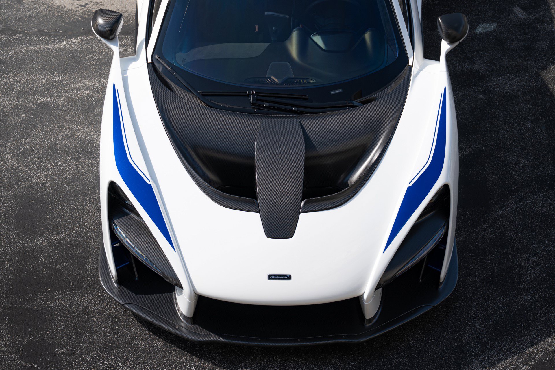 Used 2019 McLaren Senna RWD image 46