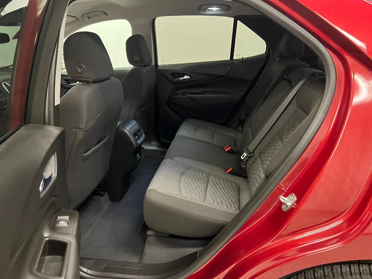 Used 2021 Chevrolet Equinox LT FWD image 24