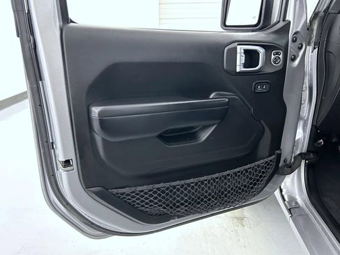Used 2019 Jeep Wrangler Unlimited Sport S AWD/4WD image 9
