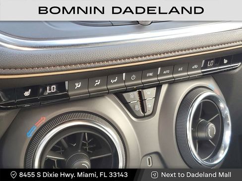 Used 2022 Chevrolet Blazer Premier image 25