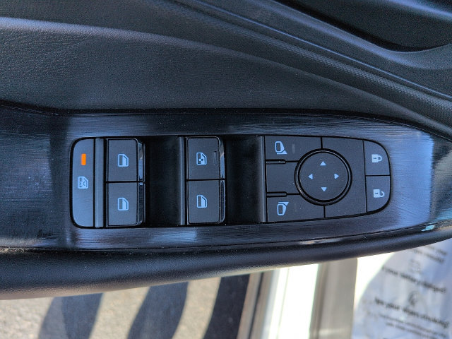Used 2025 Nissan Rogue S FWD image 13