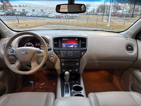 Used 2015 Nissan Pathfinder SL w/ SL Tech Package image 16