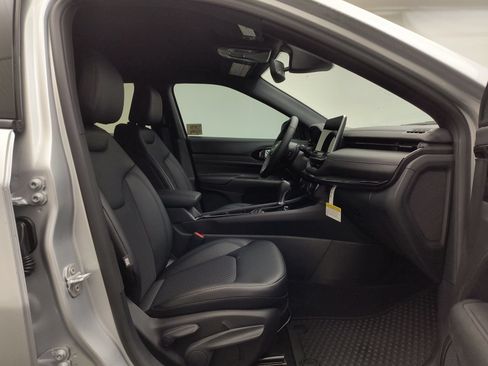 New 2026 Jeep Compass Latitude AWD/4WD image 27