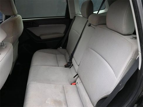 Used 2017 Subaru Forester 2.5i Premium image 17