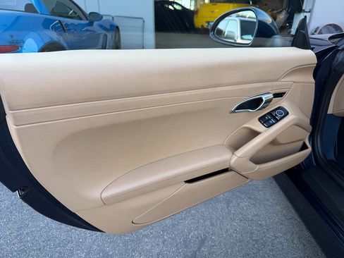 Used 2015 Porsche Boxster S image 11