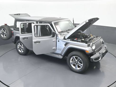 Used 2019 Jeep Wrangler Unlimited Sahara AWD/4WD image 72