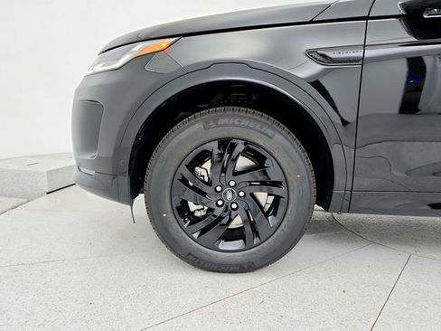 Used 2025 Land Rover Discovery Sport S image 28