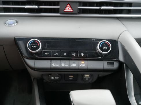 Used 2023 Hyundai Elantra SEL FWD image 28
