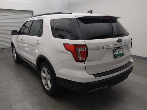 Used 2019 Ford Explorer XLT image 5