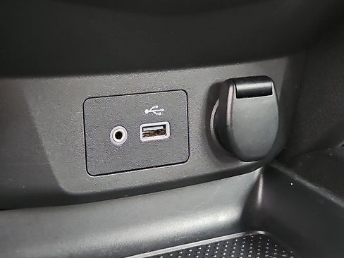 Certified 2021 Nissan Rogue Sport SV image 19