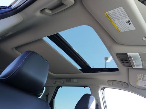 Certified 2025 Nissan Pathfinder SL w/ SL Premium Package image 13