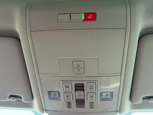 Used 2022 Volkswagen Atlas SEL R-Line image 21