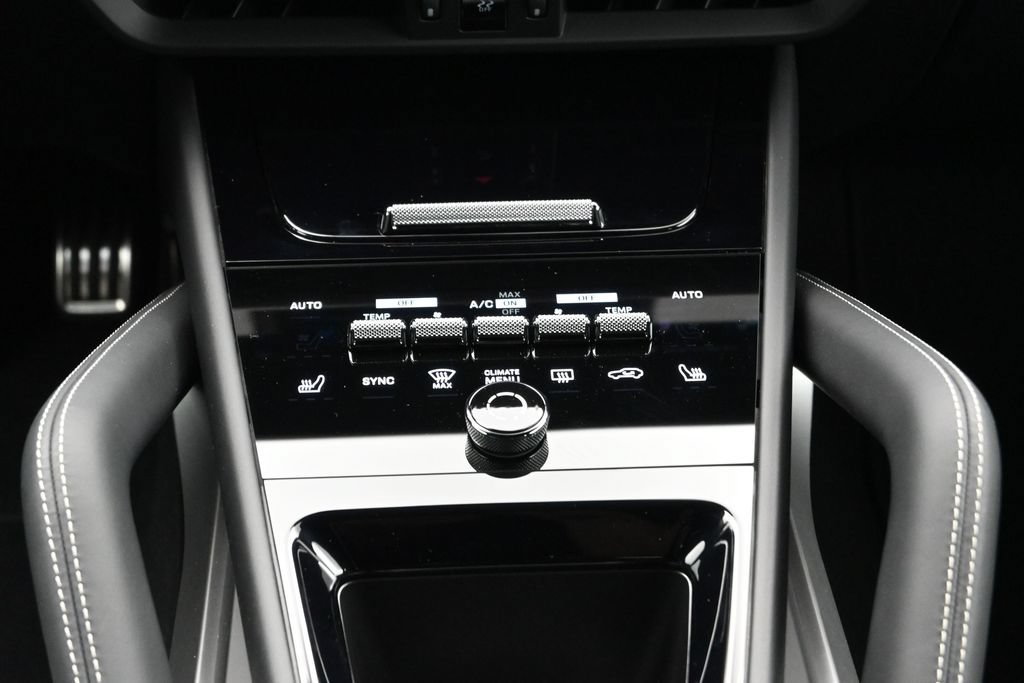Certified 2026 Porsche Cayenne GTS AWD/4WD image 24