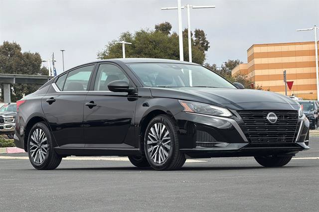 New 2026 Nissan Altima 2.5 SV FWD image 2