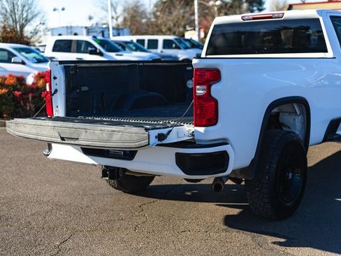 Used 2024 Chevrolet Silverado 3500 LT AWD/4WD image 8
