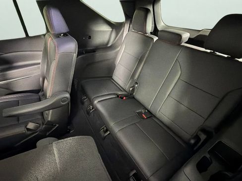 Certified 2024 Chevrolet Traverse RS FWD image 30