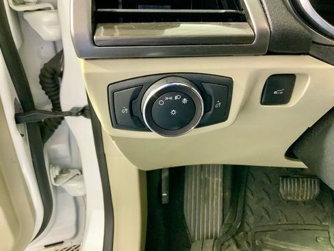 Used 2019 Ford Fusion SEL image 22