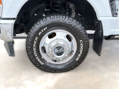 Used 2023 Ford F350 Lariat w/ Lariat Ultimate Package AWD/4WD image 12