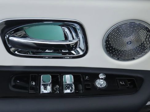 New 2026 Rolls-Royce Cullinan Black Badge image 24