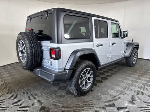 Used 2024 Jeep Wrangler Unlimited Sport AWD/4WD image 3