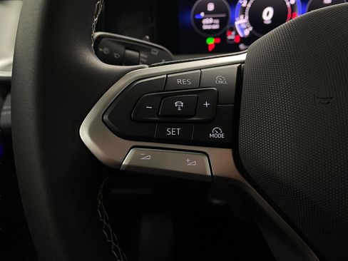 New 2026 Volkswagen Tiguan SE image 16