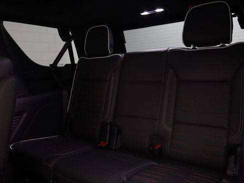 Used 2025 GMC Yukon AT4 Ultimate image 17