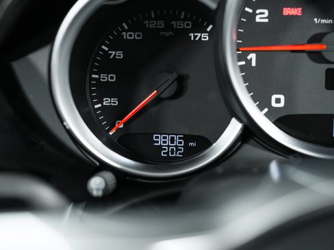 Used 2025 Porsche 718 Cayman RWD image 20