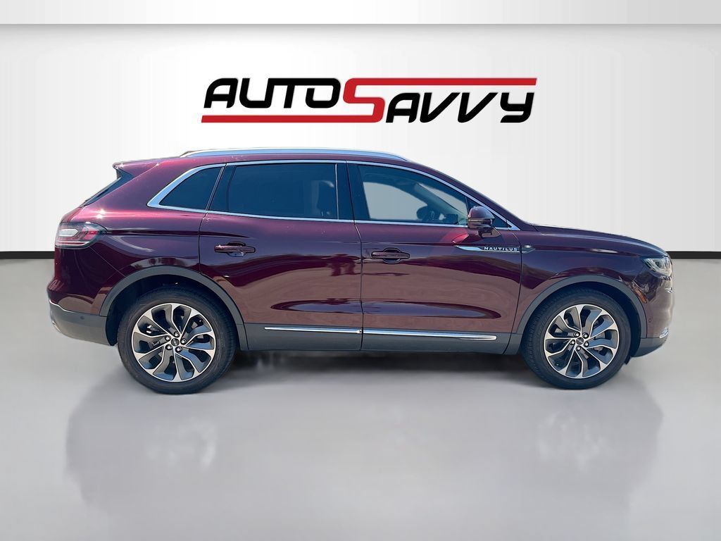 Used 2023 Lincoln Nautilus Reserve AWD/4WD image 8