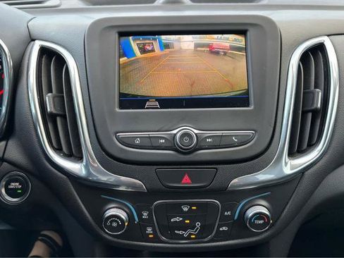 Used 2021 Chevrolet Equinox LT image 22