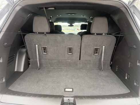 Used 2023 Chevrolet Traverse LT AWD/4WD image 13